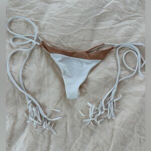 Acacia bottoms size small